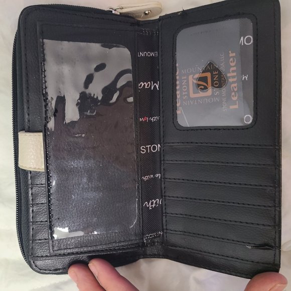 Stone Mountain Black leather wallet - Picture 2 of 6